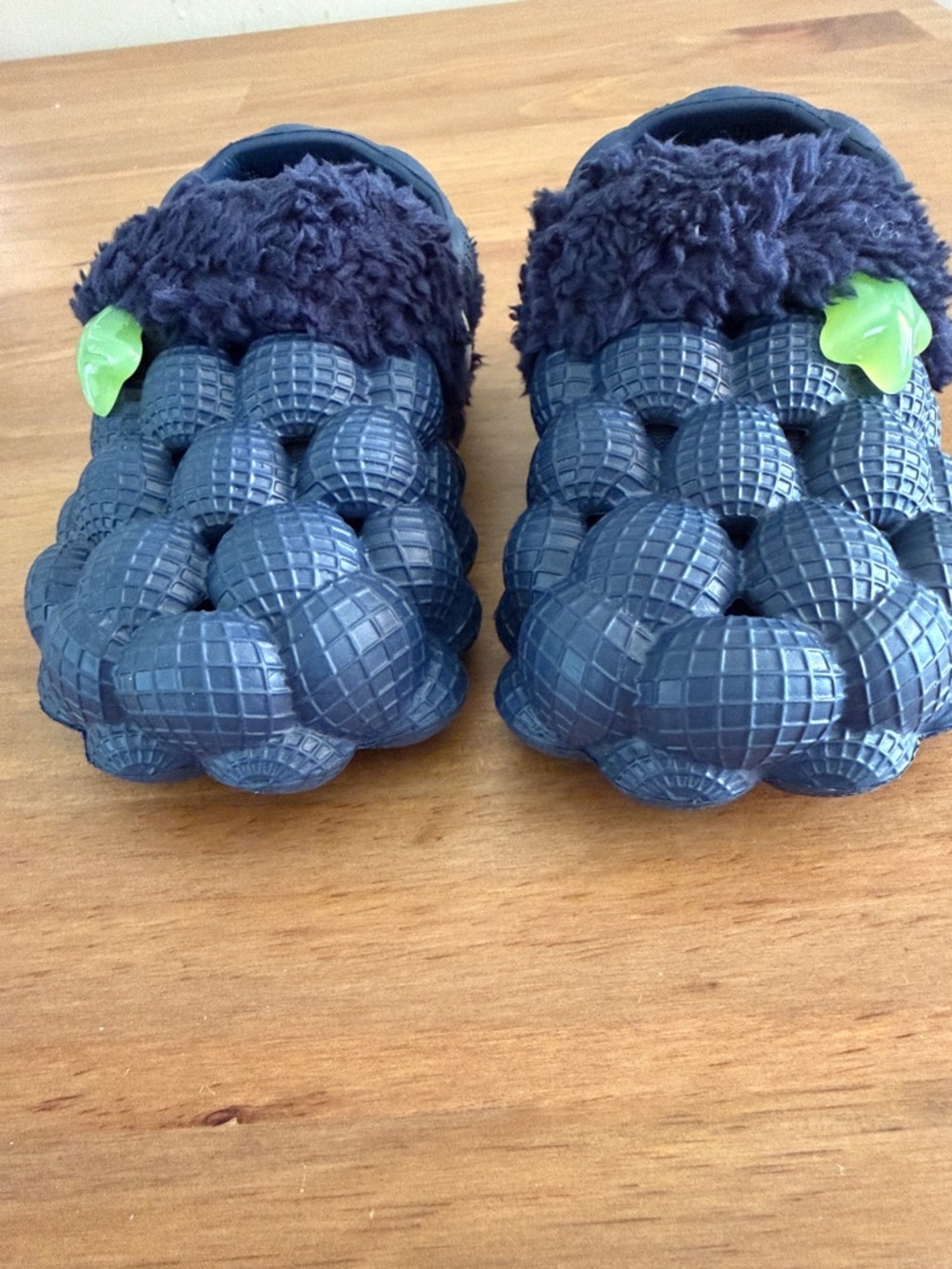 Kids Bubble-Textured Slippers with Plush Cuff - Navy Size 6 Boys - Picture 6 of 6